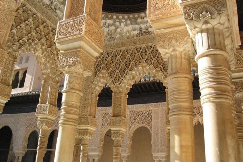 Alhambra and Albaycin Private Tour