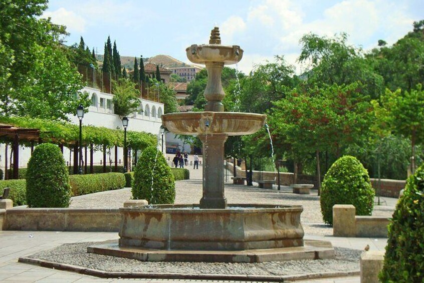 Alhambra and Albaycin Private Tour