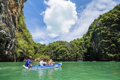 Ganztägige Tour: James Bond-Insel, Kanufahren und Phang Nga-Bucht mit Schne...