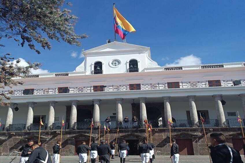 Deep immersion in the history, culture and gastronomy of Quito.