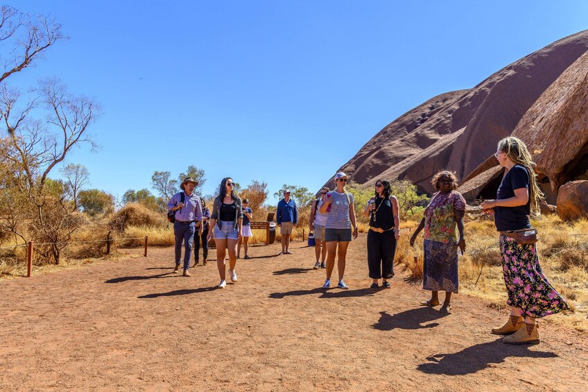 Uluru Aboriginal Art and Culture