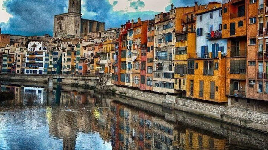 Girona, Dalí & Wines Private Tour - Hotel pick up from Palamós