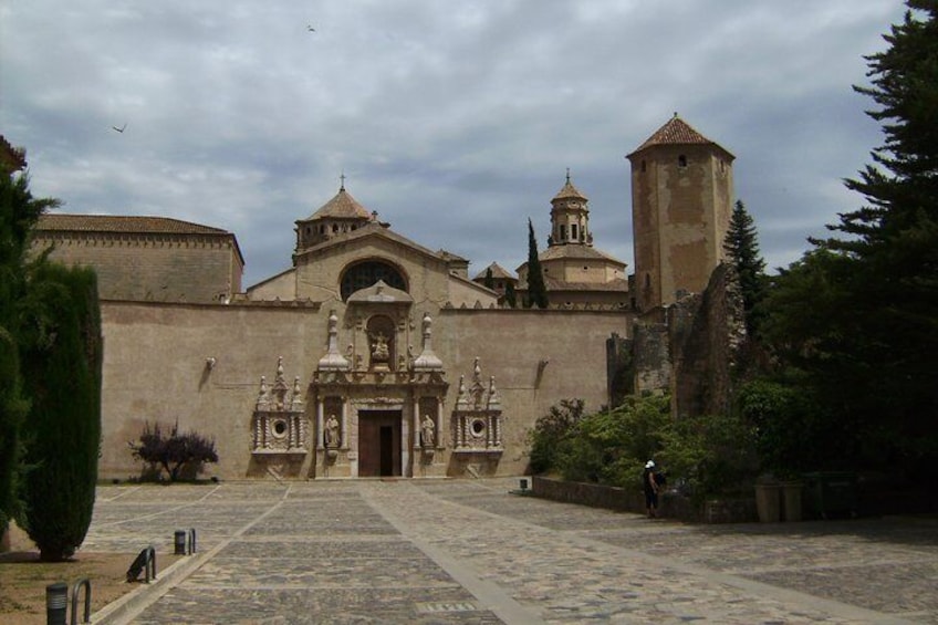 Poblet Igualada & Montserrat Small group hotel pick up from Salou / Tarragona