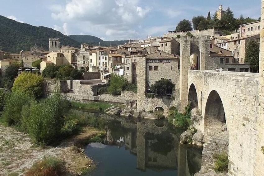 Dalí, Besalu & Garrotxa Private Tour - From Santa Susanna