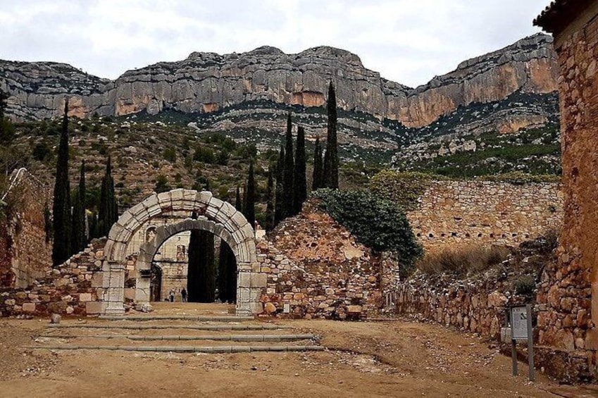 Private tour Siurana Escaladei & Wines - Pick up hotel From Salou/Tarragona