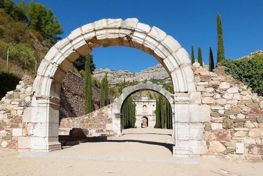 Private tour Siurana Escaladei & Wines - Pick up hotel From Salou/Tarragona