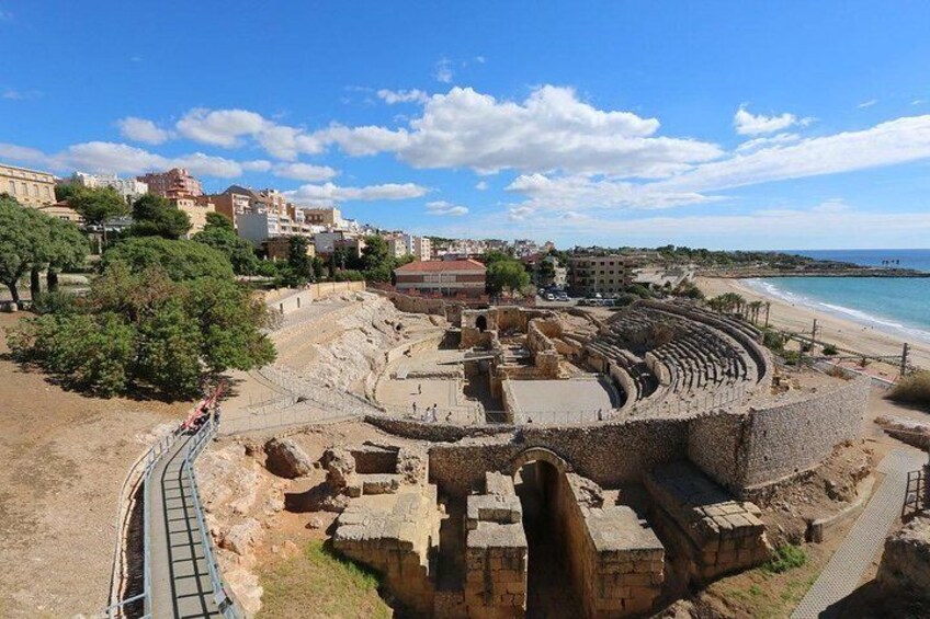Tarragona, Ruins & Priorat -Reduced group hotel pick-up From Salou / Tarragona