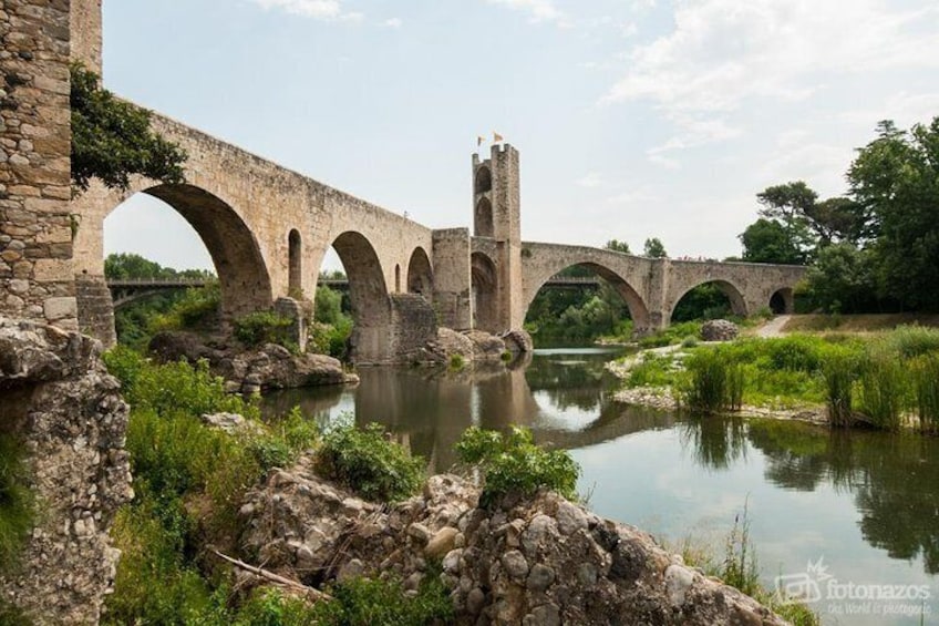 Dali, Besalú & Garrotxa - Small group and hotel pick up from Santa Susana