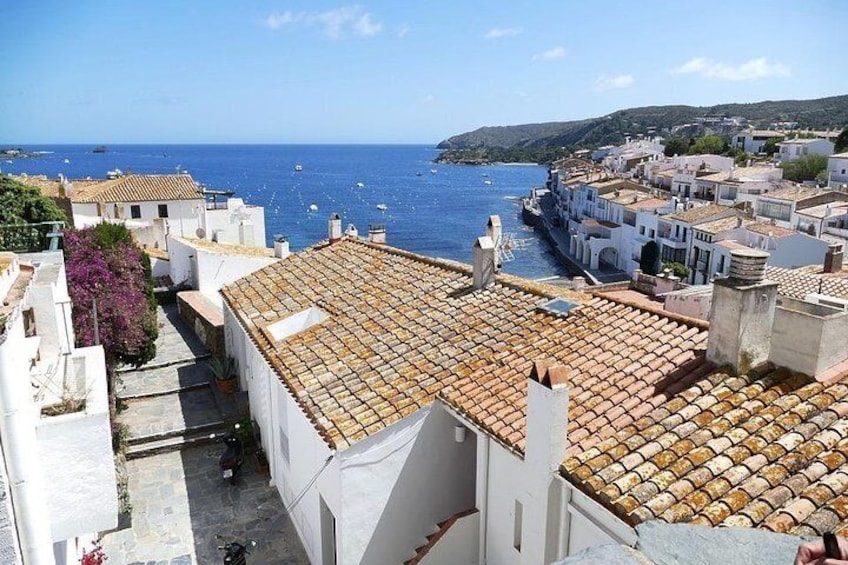 Figueres, Dalí & Cadaqués -Small group and hotel pick-up from Palamós