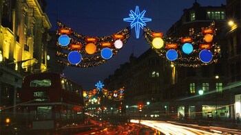 Private Christmas Lights Tour by Black Cab