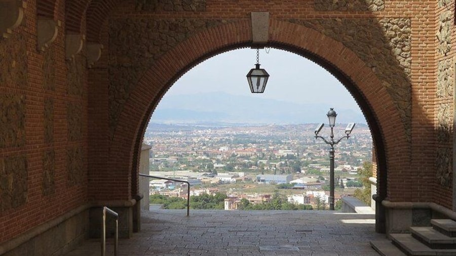 Private Tour Poblet & Priorat Monastery - Hotel pick up from Salou/Tarragona