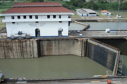 Recorrido por Ciudad de Panamá durante una escala: recorrido de conexión