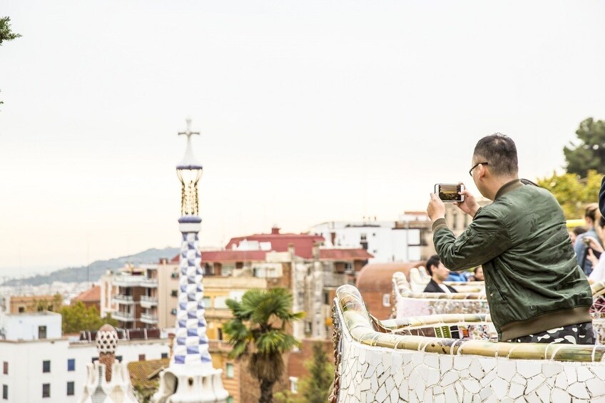 Fast Track Sagrada Familia & Park Güell - Guided tour