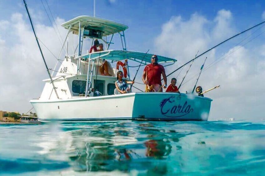 Offshore fishing in Aruba. ChartersAruba carla fishing charters