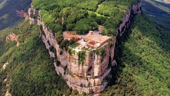 Medieval Towns of Rupit & Besalú Full-Day Tour