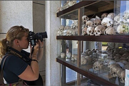 Tuol Sleng Genocide Museum (S-21) and Choeung Ek Killing Fields Tour