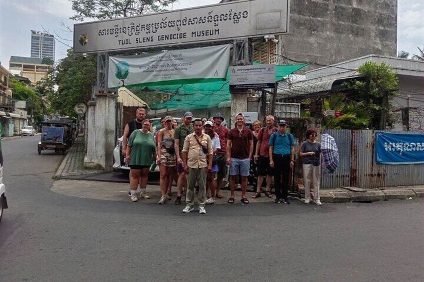 Tuol Sleng Genocide Museum (S-21) and Choeung Ek Killing Fields Tour