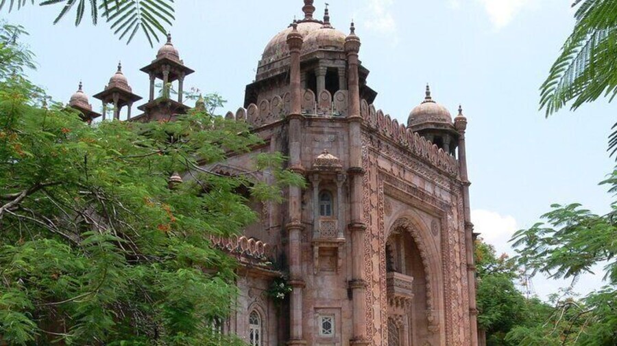 Private Tour: Chennai Sightseeing Including Fort St George and Government Museum