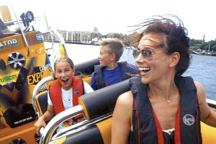 Speedboat Canary Wharf Experience to/from Embankment Pier - 50 minutes