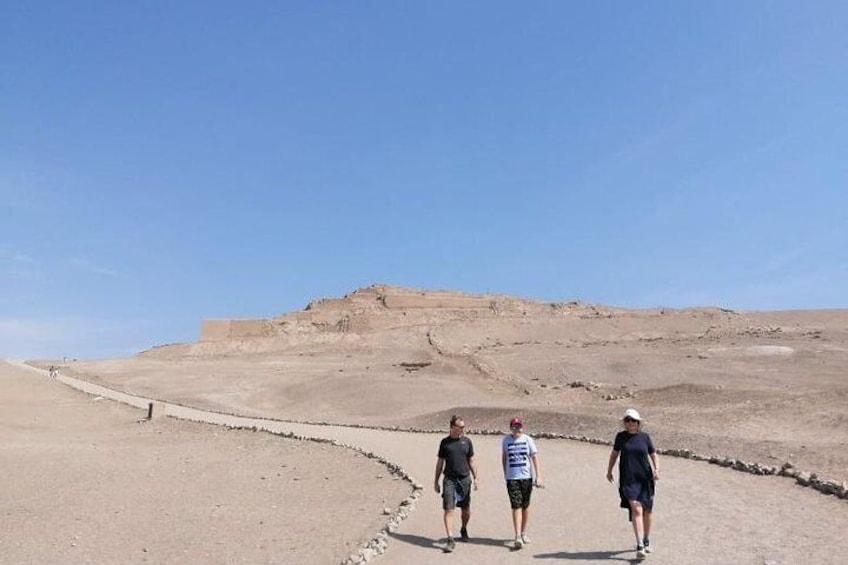 Pachacamac Sanctuary and Pyramids & The Bohemian district of Barranco. 2 in1!