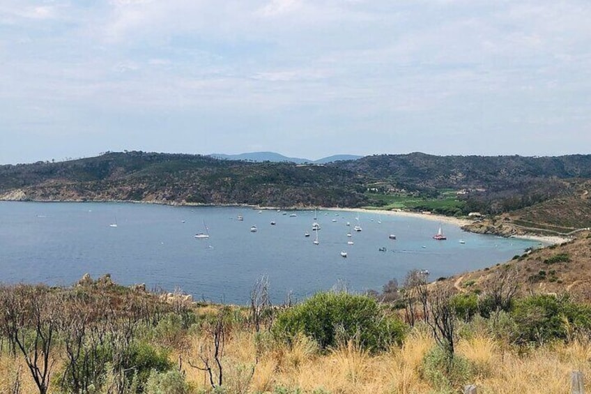 Sea kayaking in the heart of the Ramatuelle Nature Reserve