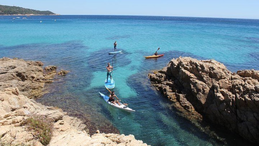 Sea kayaking in the heart of the Ramatuelle Nature Reserve