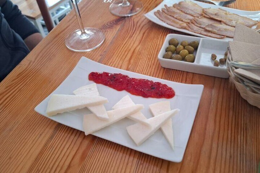 Malaga Market Food Tour: Tapas, Drinks, and Local Flavors