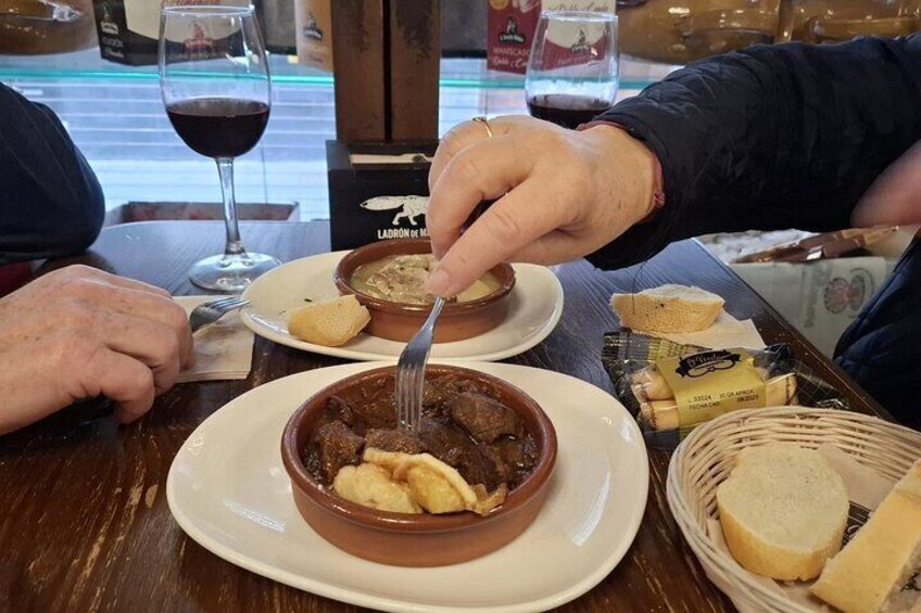 Malaga Food Tour: Tapas, Drinks and Delights with a Local