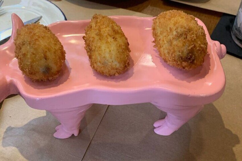 Seville Food Tour: Tapas, Drinks and Delights with a Local