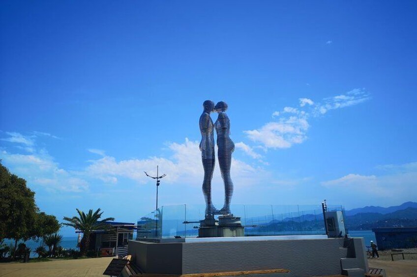 Ali&Nino Monument Batumi