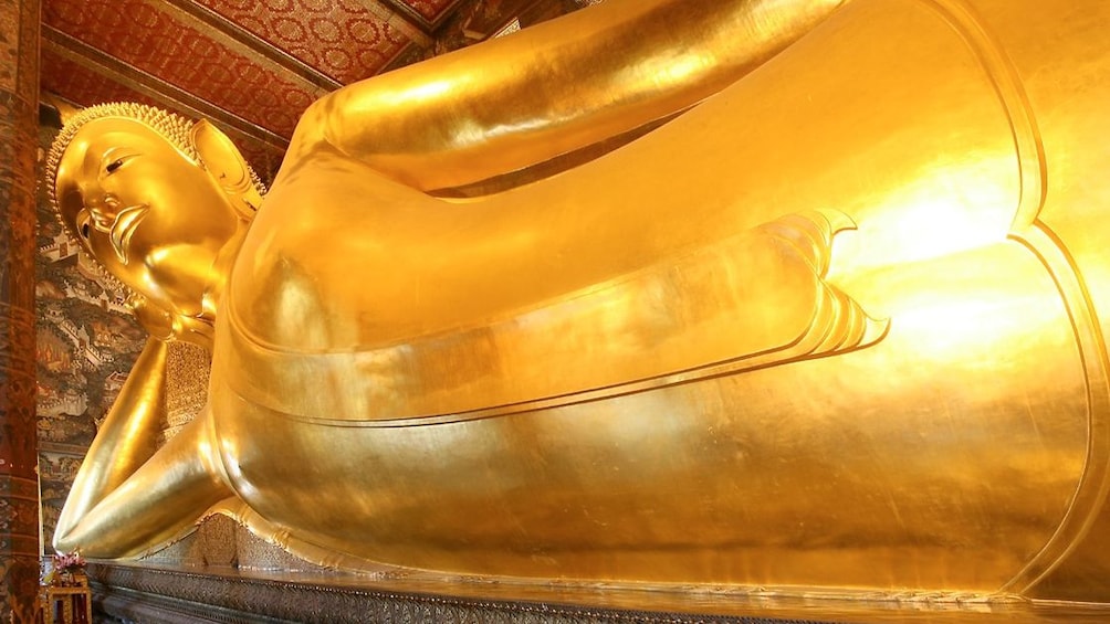 golden buddha statue in bangkok