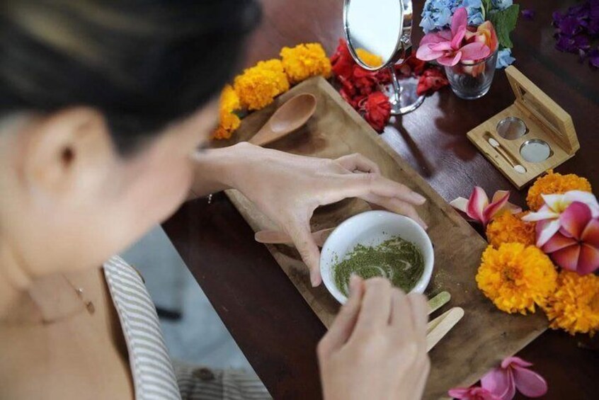 We invite you to create your own beauty and ingredients with 100% natural & organic. Ingredients. Welcome to Bali Best Beauty Workshop!