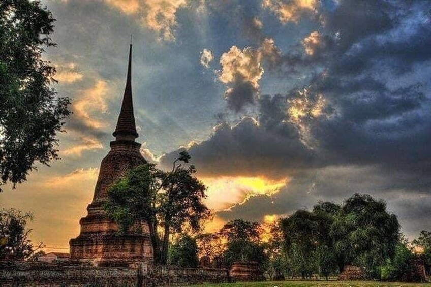 Sunset Selfie Boat Ride @ "Ayutthaya" - A World Heritage Evening Trip