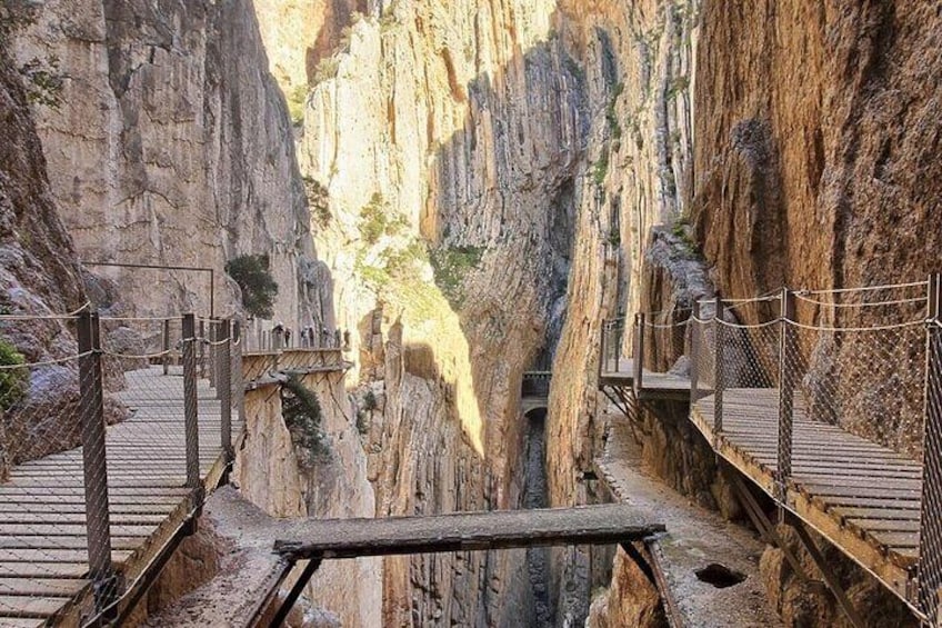 Wooden walkways in El Caminito