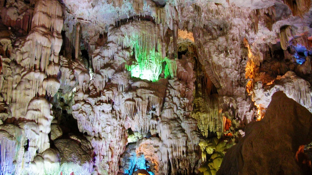 Thien Cung Cave  in Halong Bay