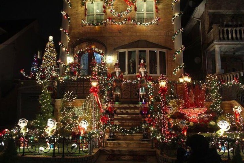 Dyker Heights Christmas Lights Private Walking Tour