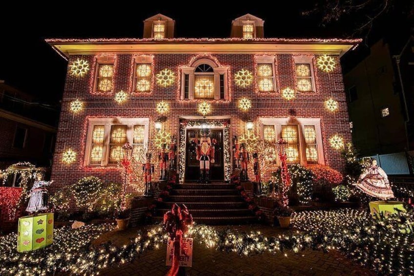 Dyker Heights Christmas Lights Private Walking Tour