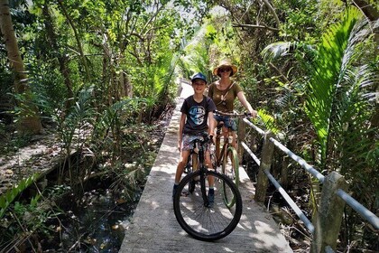 Family Bicycle Tour in the Green Oasis of Bangkok on Bamboo bikes