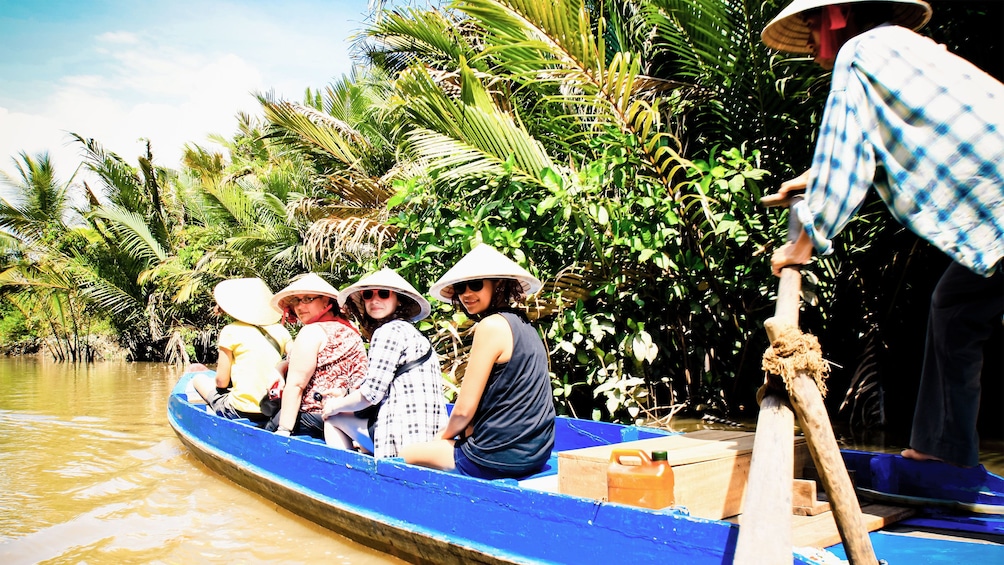 正在顯示第 1 張相片,共 9 張。 Boating group on the Mekong Delta
