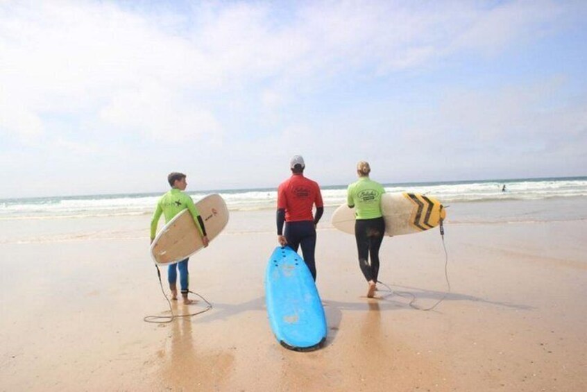 Private Two on One Surf Lesson in Newquay (2 students, 1 instructor)