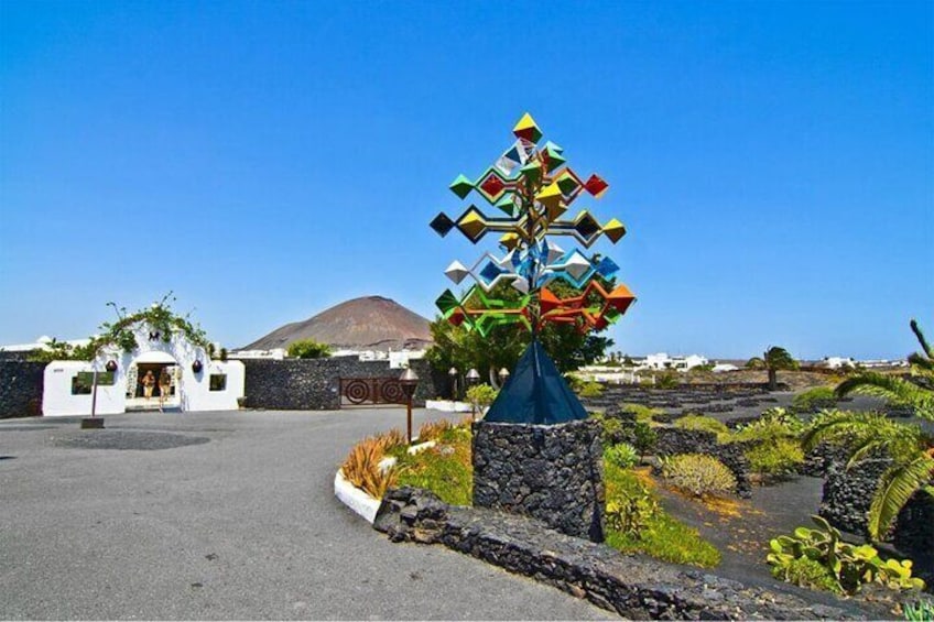 Bus Tour North Lanzarote with Lunch