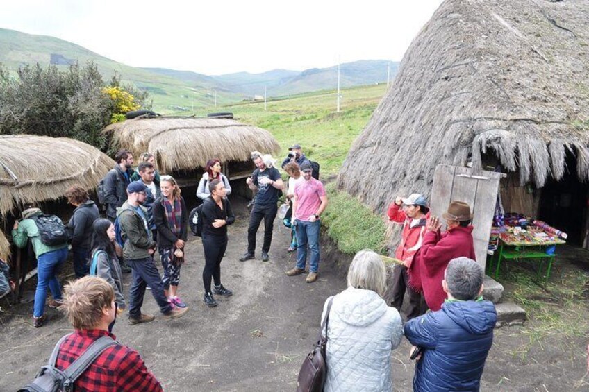 Cultural Tour Laguna Quilotoa: Hiking and Descent to the Lagoon all included