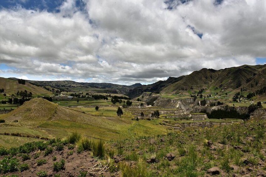 2 day 1 night tour to Cotopaxi Volcano and Quilotoa Lagoon all included