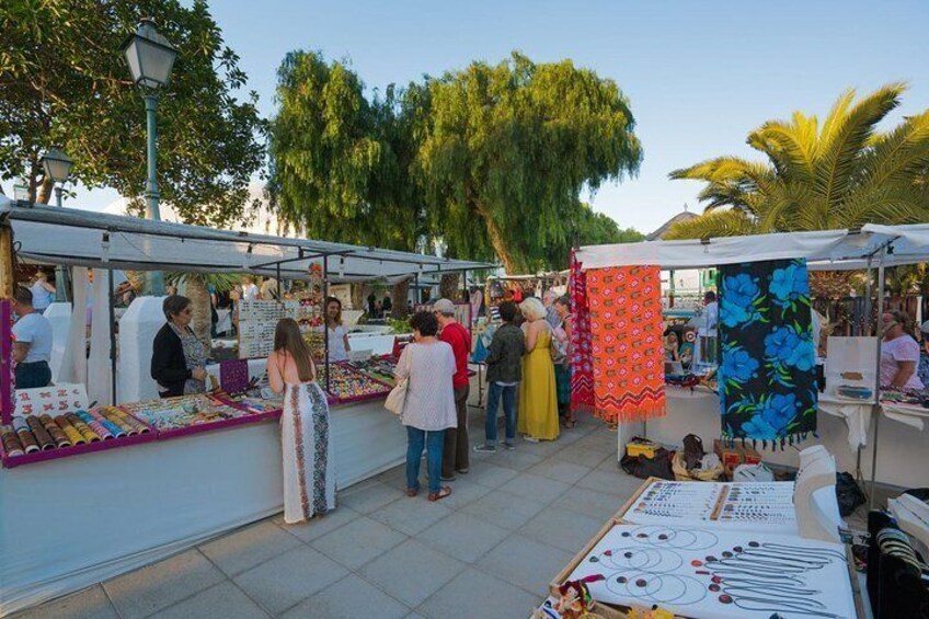 Tour Teguise market + La Graciosa Island