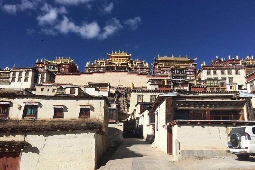 Ganden Monastery at Shangri-la