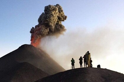 一晩冒険!!アカテナンゴ火山をハイキング