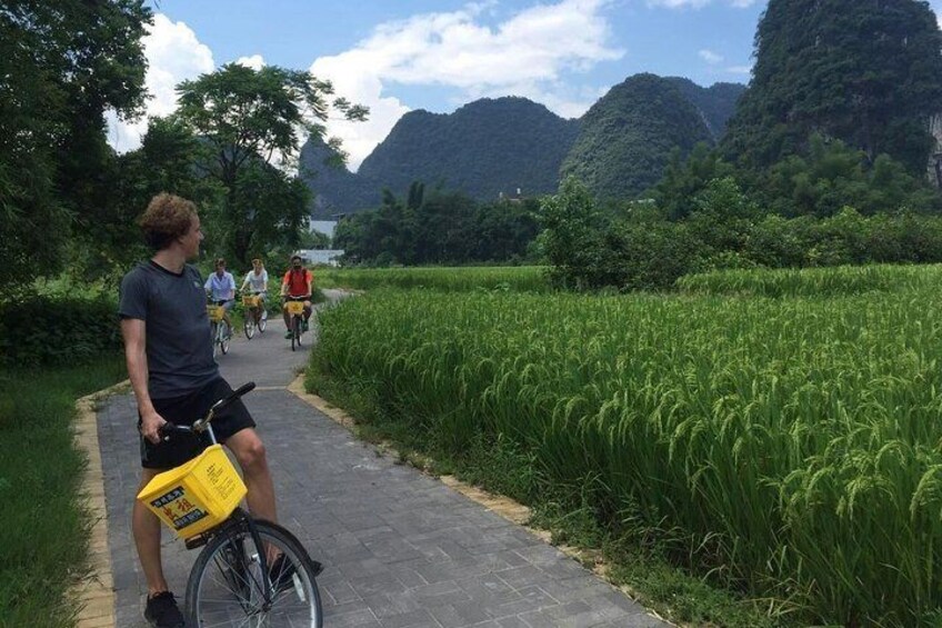 Guilin Private Tour with Reed Flute Cave,Bamboo rafting+Explore Yangshuo by Bike