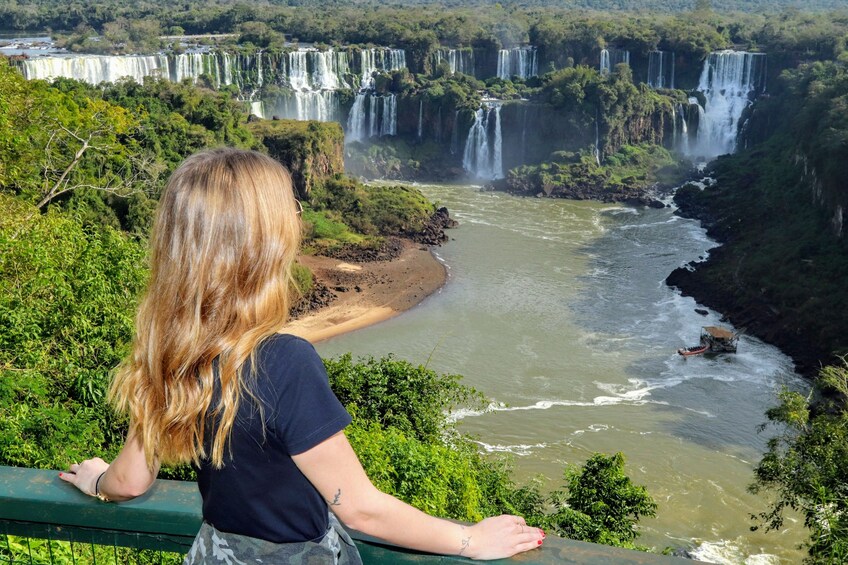 Iguazu Falls Tour with Macuco Speedboat Ride