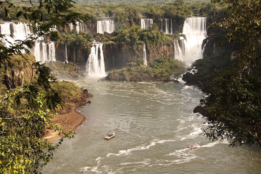 Iguazu Falls Tour with Macuco Speedboat Ride