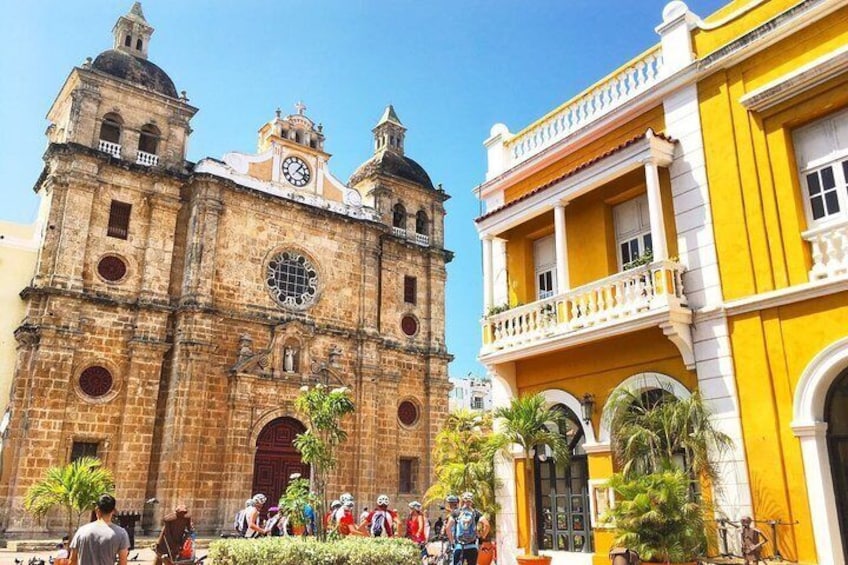 city tours in chiva cultural cartagena